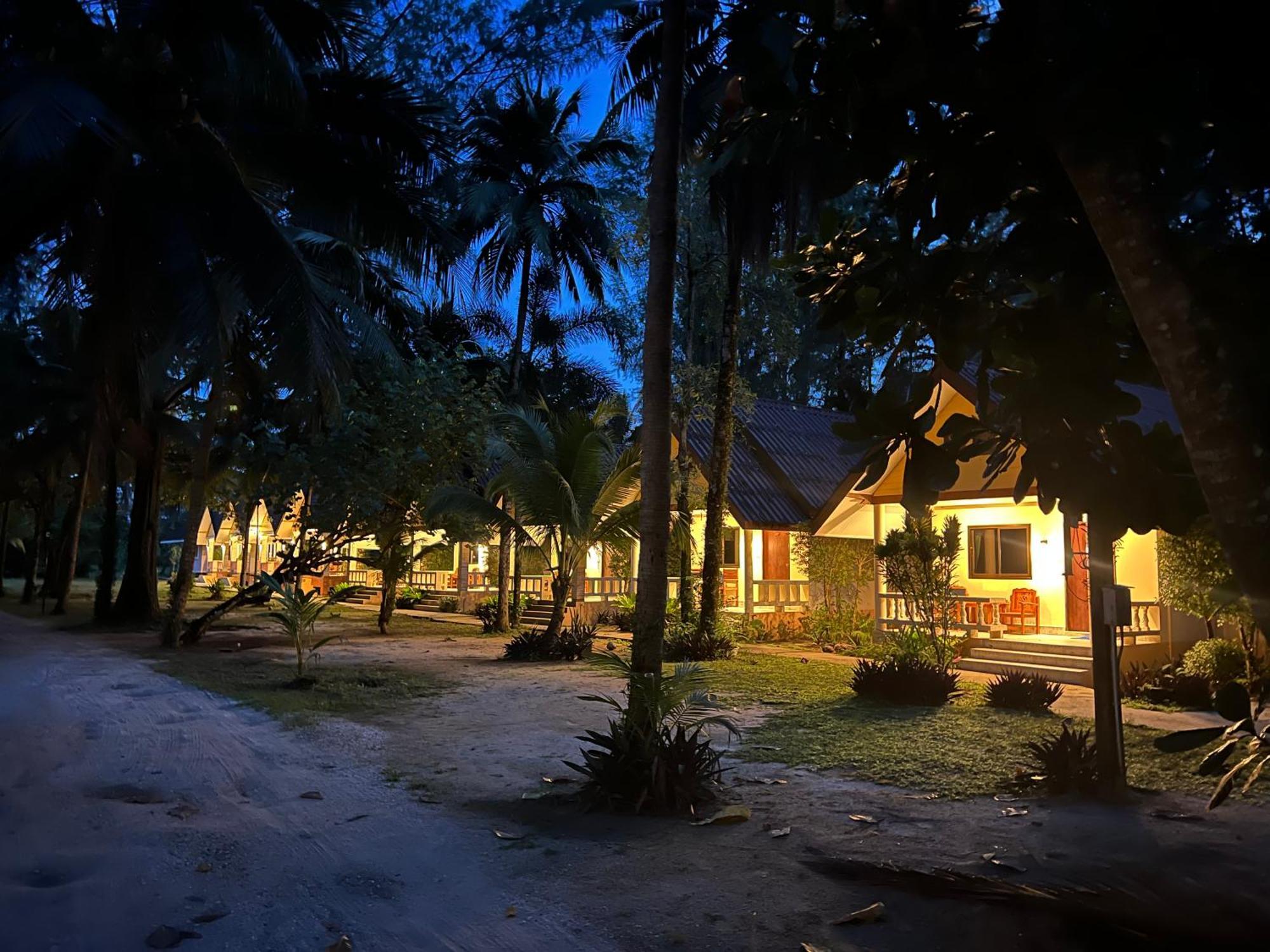 Ao Thong Beach Resort Bang Sak Dış mekan fotoğraf